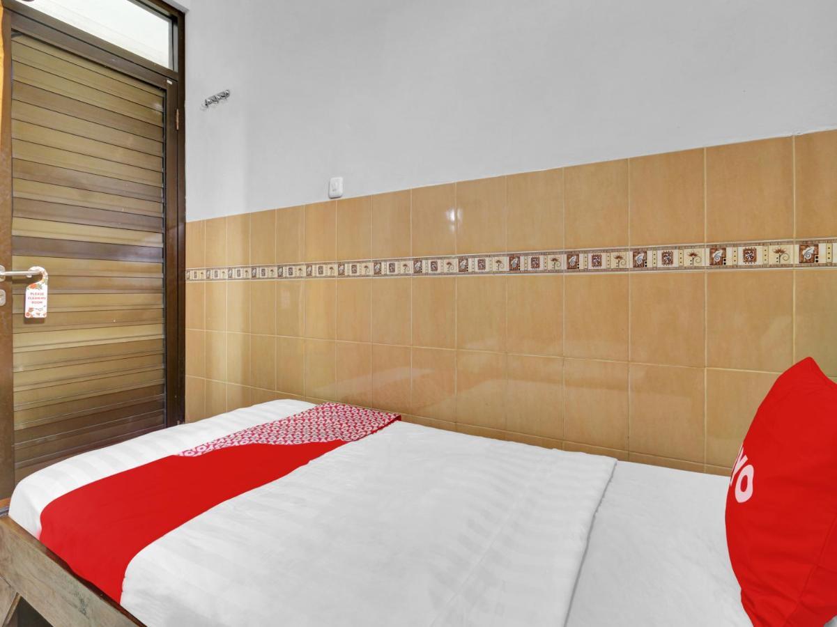 Hotel Oyo 90695 Srikandi Nologaten Yogyakarta Exteriér fotografie